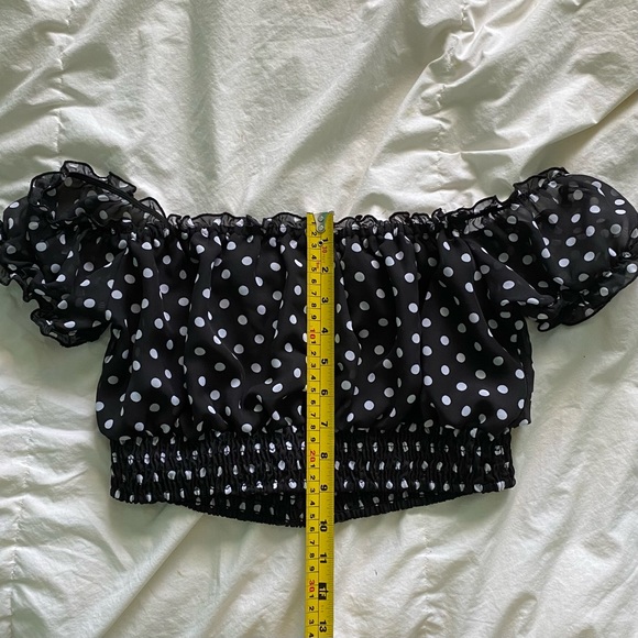 Crop Top With Polka Dots - Picture 2 of 4
